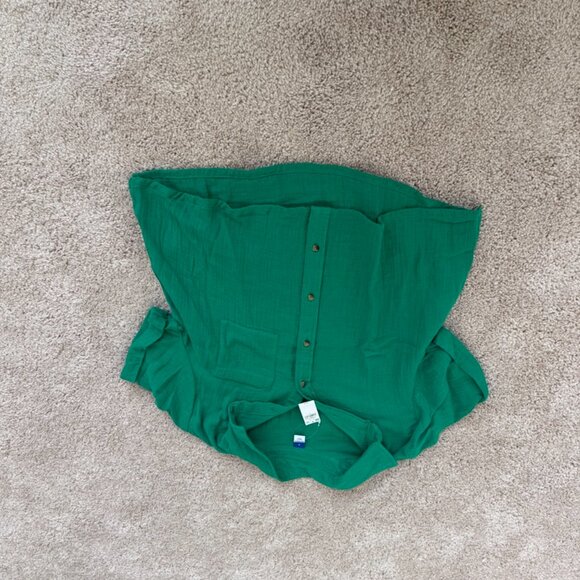 Green button down - Picture 3 of 3